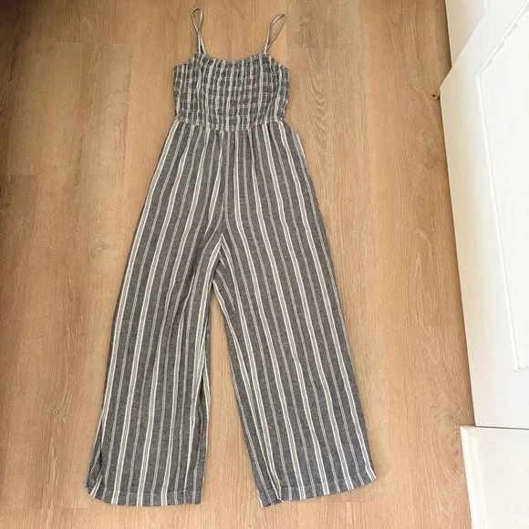 GAP Gray & White Striped Smocked Wide-Leg Linen Jumpsuit- XS - Picture 2 of 14